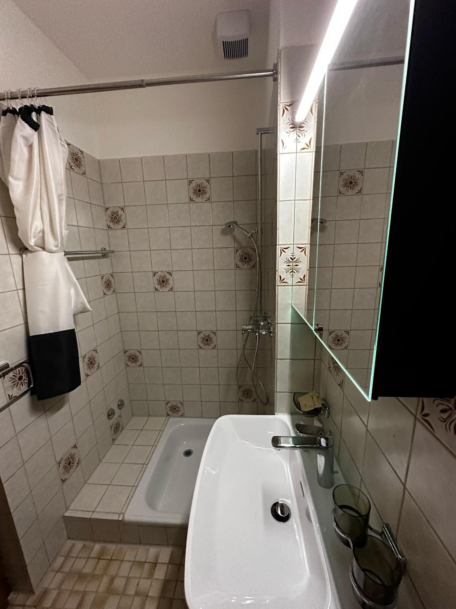 Hitrental Seefeld - Kreuzstrasse Apartments زيورخ المظهر الخارجي الصورة