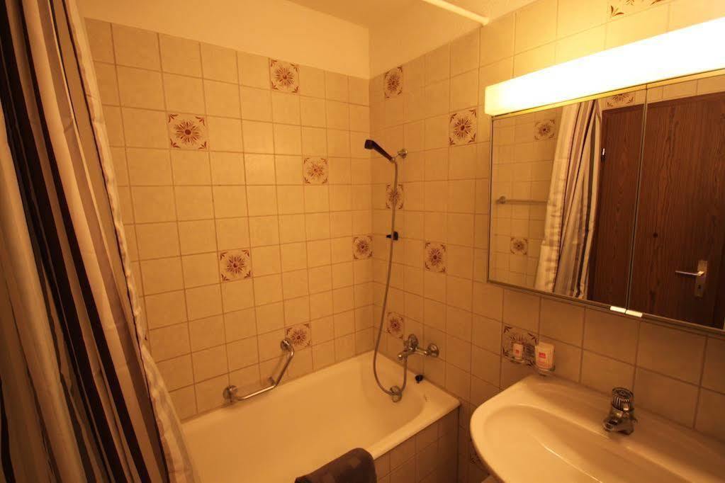 Hitrental Seefeld - Kreuzstrasse Apartments زيورخ المظهر الخارجي الصورة
